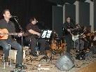 "28 Strings" auf der Bühne. "28 Strings" auf der Bühne.
