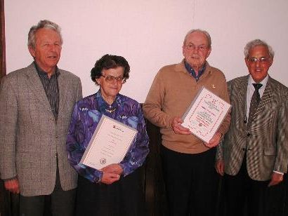 Erna Gund und Josef Schedler wurden geehrt. Erna Gund und Josef Schedler wurden geehrt.