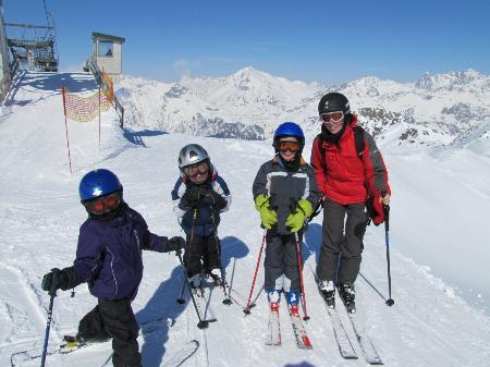 Montessorizentrum Oberland erlebte zwei tolle Skitage am Sonnenkopf.