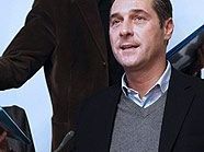 Strache: "Da kommt man als Fußgänger fast gar nicht mehr durch" Strache: "Da kommt man als Fußgänger fast gar nicht mehr durch"