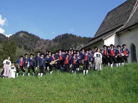 Am Tag der Blasmusik marschiert die Dorfmusik durchs Dorf.