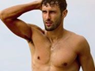 Aufstrebender Schauspieler und gefragtes Model - Noah Mills Aufstrebender Schauspieler und gefragtes Model - Noah Mills