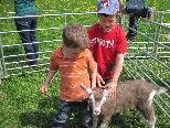 Die Kinder freuten sich besonders und verteilten Streicheleinheiten Die Kinder freuten sich besonders und verteilten Streicheleinheiten