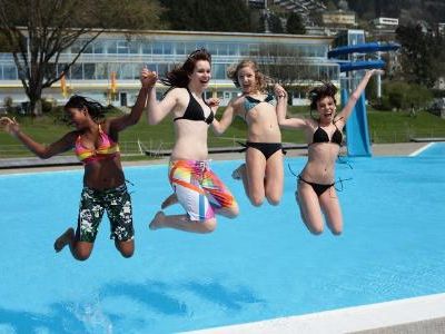 Freibadsaison Val Blu- hier wird einiges geboten. Freibadsaison Val Blu- hier wird einiges geboten.