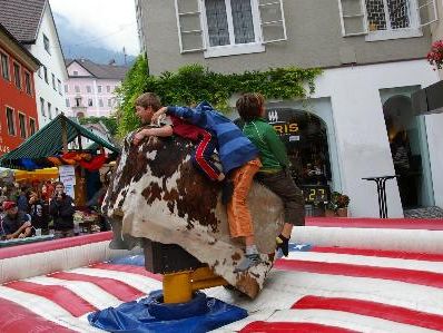 Jugendliche sind eingeladen zum Mitdiskutieren, was ihnen in der Stadt Bludenz fehlt. Jugendliche sind eingeladen zum Mitdiskutieren, was ihnen in der Stadt Bludenz fehlt.