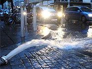 Aufgrund der heftigen Regenfälle kam es am Donnerstag in Wien zu Überschwemmungen. Aufgrund der heftigen Regenfälle kam es am Donnerstag in Wien zu Überschwemmungen.