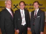 Aufsichtsrat-Vorsitzender Siegfried Kern, Vorstand Dir. Gustav Kathrein, Vorstand Dir. Hubert Gieselbrecht, von links.