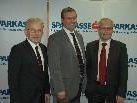 Feierten den 50.er der Sparkasse Götzis. Gastgeber & Filialleiter v.l. VDir. Ronald Schrei, Andreas Spiegel & VDir. Mag. Anton Steinberger Feierten den 50.er der Sparkasse Götzis. Gastgeber & Filialleiter v.l. VDir. Ronald Schrei, Andreas Spiegel & VDir. Mag. Anton Steinberger