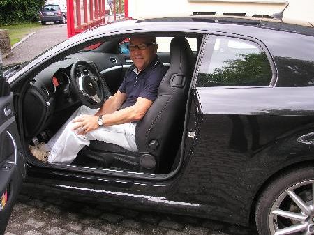Paul Ammann mit seinem neuen Sportwagen. Paul Ammann mit seinem neuen Sportwagen.