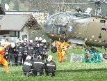 Per helikopter wurden die Löschkräfte ins Übungsgebiet geflogen. Per helikopter wurden die Löschkräfte ins Übungsgebiet geflogen.