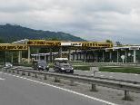 2012 soll auf dem ehemaligen Autobahnzollamt eine Raststätte in Betrieb gehen. 2012 soll auf dem ehemaligen Autobahnzollamt eine Raststätte in Betrieb gehen.