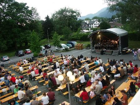 Am 25. Juni findet das Rathausfest mit Sänger Wolfgnag Frank statt. Am 25. Juni findet das Rathausfest mit Sänger Wolfgnag Frank statt.