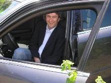 Michael Tinkhauser genießt das Autofahren mit seinem Audi A4. Michael Tinkhauser genießt das Autofahren mit seinem Audi A4.