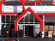 Der Räuber konnte mit seiner ungewöhnlichen Beute fliehen. Der Räuber konnte mit seiner ungewöhnlichen Beute fliehen.