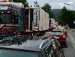 Fast 1000 Tonnen "Fertigteil-Sozialzentrum" wurden von Reuthe im Bregenzerwald nach Fieberbrunn geliefert. Fast 1000 Tonnen "Fertigteil-Sozialzentrum" wurden von Reuthe im Bregenzerwald nach Fieberbrunn geliefert.