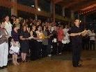 Oskar Egle und die 84 Choristen waren vom St. Gerolder Ambiente begeistert. Oskar Egle und die 84 Choristen waren vom St. Gerolder Ambiente begeistert.