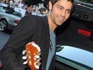 Adrian Grenier wollte als Jugendlicher zum Judentum konvertieren Adrian Grenier wollte als Jugendlicher zum Judentum konvertieren