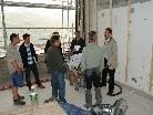 Bürgermeister Rainer Siegele mit Bauleitung und Handwerkern auf der Baustelle. Die Bildungsstätte soll wenn alles klappt, zum  Oktober/November  2010 bezogen werden. Bürgermeister Rainer Siegele mit Bauleitung und Handwerkern auf der Baustelle. Die Bildungsstätte soll wenn alles klappt, zum  Oktober/November  2010 bezogen werden.