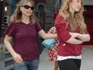 Die 20-Jährige Caroline Giuliani ließ teuere Kosmetikartikel mitgehen Die 20-Jährige Caroline Giuliani ließ teuere Kosmetikartikel mitgehen
