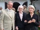 Die rüstige Jubilarin mit Sohn Wilhelm Otten und Tochter Eva Feurstein. Die rüstige Jubilarin mit Sohn Wilhelm Otten und Tochter Eva Feurstein.