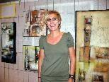 Künstlerin Karin Schelling widmet sich der abstrakten Acrylmalerei