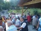 gesellige Runde beim Grillfest der Fischer