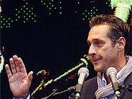 FPÖ-Chef Strache am Viktor-Adler-Markt FPÖ-Chef Strache am Viktor-Adler-Markt