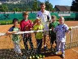 Tennisbegeisterte Jungs Tennisbegeisterte Jungs