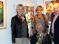 Die Witwe des Künstlers Huberta Honold mit den Kindern Ingeborg, Heidrun und Wolfgang in der Ausstellung in Weingarten Die Witwe des Künstlers Huberta Honold mit den Kindern Ingeborg, Heidrun und Wolfgang in der Ausstellung in Weingarten