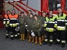 Die jungen Feuerwehrmänner mit den Jugendbetreuern. Die jungen Feuerwehrmänner mit den Jugendbetreuern.