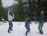 Judith, Jana und Eliane aus der Hittisauer VMS freuten sich heute sichtlich über den ersten Schnee
