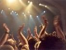Die Jugendmesse upDATE mit Gott verbindet Rockmusik und Liturgie.