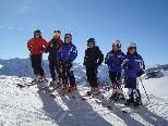 Die Kinder bei strahlendem Sonnenschein am Gletscher in Sölden Die Kinder bei strahlendem Sonnenschein am Gletscher in Sölden