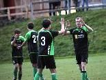 Jubelnde FC Sulz Spieler nach dem Sieg in Raggal Jubelnde FC Sulz Spieler nach dem Sieg in Raggal