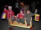 Magdalena, Sofia und Florian genossen die wohlige Atmosphäre am Schulplatz. Magdalena, Sofia und Florian genossen die wohlige Atmosphäre am Schulplatz.