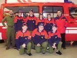 Die Jungfeuerwehr mit Kommandant Michael Moosbrugger (li.) und Jugendleiter Hermann Moser (re.). Die Jungfeuerwehr mit Kommandant Michael Moosbrugger (li.) und Jugendleiter Hermann Moser (re.).