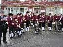 Bürgermeister Hans Bertsch als "Usscheller" mit dem Musikverein Kennelbach im Dorf unterwegs. Bürgermeister Hans Bertsch als "Usscheller" mit dem Musikverein Kennelbach im Dorf unterwegs.