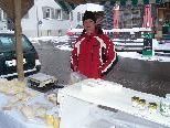 Feinste Käsespezialitäten wurden auf dem Markt zum Verkauf angeboten Feinste Käsespezialitäten wurden auf dem Markt zum Verkauf angeboten