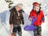 Zwei Knirpse im Schnee