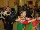 Die Schüler hatten Spaß bei der Polonaise durch die Räume des Hauses Die Schüler hatten Spaß bei der Polonaise durch die Räume des Hauses