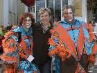 Auf den Partener Fasching freuen sich auch Konstantin ("Schtromi") und Marlene (beide von der "Guggamusik Latschasorri") und Helga (Mitte). Auf den Partener Fasching freuen sich auch Konstantin ("Schtromi") und Marlene (beide von der "Guggamusik Latschasorri") und Helga (Mitte).