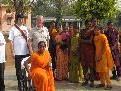 Die Menschen in Indien freuten sich über den Besuch aus Götzis vor wenigen Wochen: v.l. Priester Darsi Jeeva, Markus Sila & Projektleiter Norbert Loacker