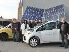 Mit dem zweiten Elektroauto zeigt die Gemeinde Altach Vorbildwirkung in Sachen umweltfreundliches Autofahren. Auf dem Bild: das e5-Team. Mit dem zweiten Elektroauto zeigt die Gemeinde Altach Vorbildwirkung in Sachen umweltfreundliches Autofahren. Auf dem Bild: das e5-Team.