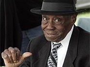 Pinetop Perkins wurde 97 Jahre alt. Pinetop Perkins wurde 97 Jahre alt.