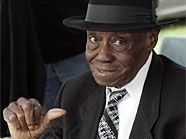 Pinetop Perkins wurde 97 Jahre alt.