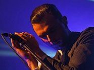 Theo Hutchcraft von Hurts beeindruckte mit seiner Stimme in Wien. Theo Hutchcraft von Hurts beeindruckte mit seiner Stimme in Wien.