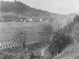 Blick von der Hohlen Gasse auf Tosters um 1900. Damals zählte man zählte 350 Einwohner.