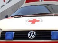 Die Rettung brachte die leicht verletzte 71-jährige Beifahrerin ins Krankenhaus. Die Rettung brachte die leicht verletzte 71-jährige Beifahrerin ins Krankenhaus.
