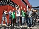 Die Schüler der Mittelschule freuen sich wie alle Nutzer des KOM über die Eröffnung des modernen, multifunktionalen Zentrums. Die Schüler der Mittelschule freuen sich wie alle Nutzer des KOM über die Eröffnung des modernen, multifunktionalen Zentrums.
