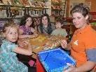 Die verschiedensten Spiele konnten in der Bücherei unter fachlicher Anleitung ausprobiert werden. Die verschiedensten Spiele konnten in der Bücherei unter fachlicher Anleitung ausprobiert werden.